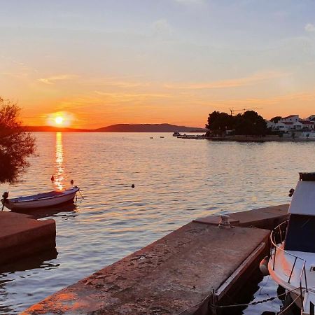 Apartment Jakov With Boat Mooring Zaboric Bagian luar foto