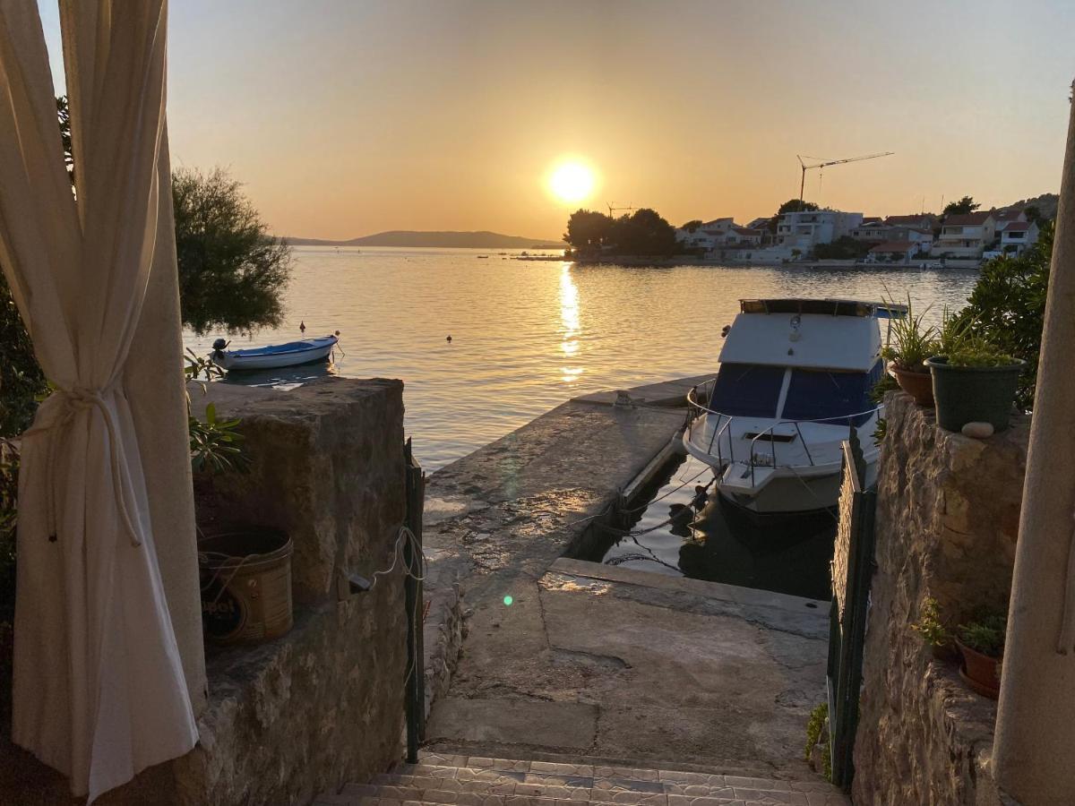 Apartment Jakov With Boat Mooring Zaboric Bagian luar foto