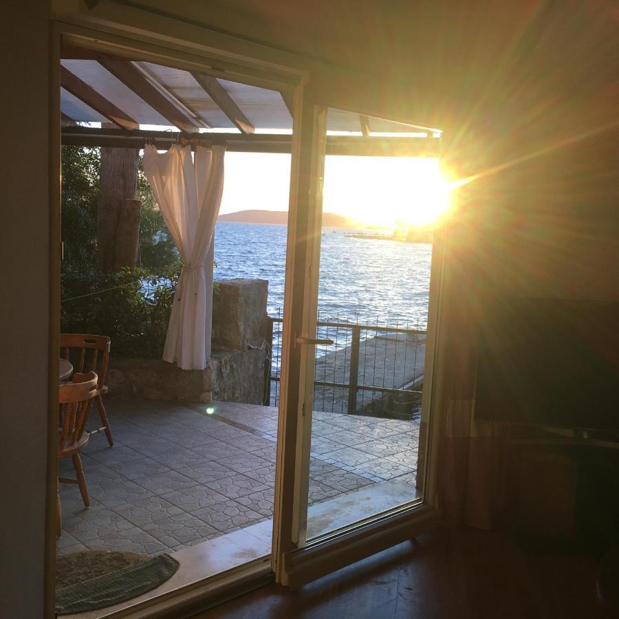 Apartment Jakov With Boat Mooring Zaboric Bagian luar foto