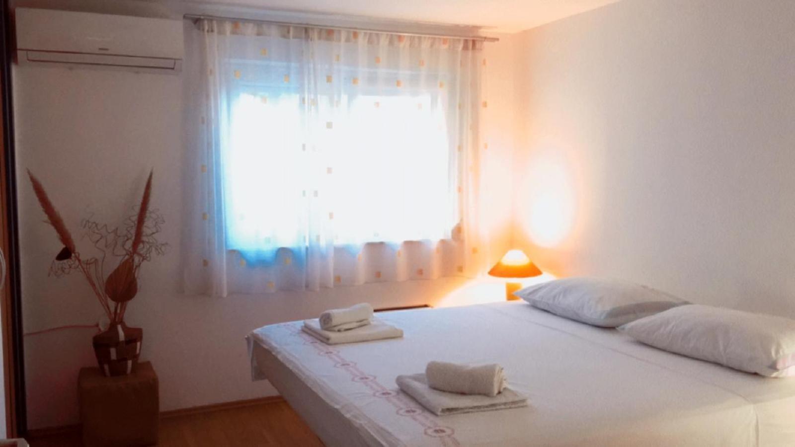 Apartment Jakov With Boat Mooring Zaboric Bagian luar foto