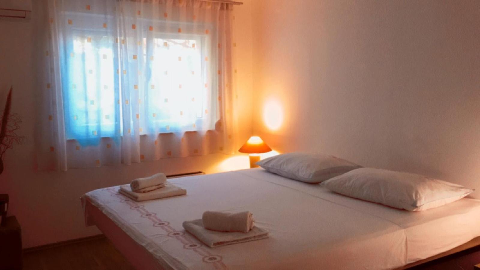 Apartment Jakov With Boat Mooring Zaboric Bagian luar foto