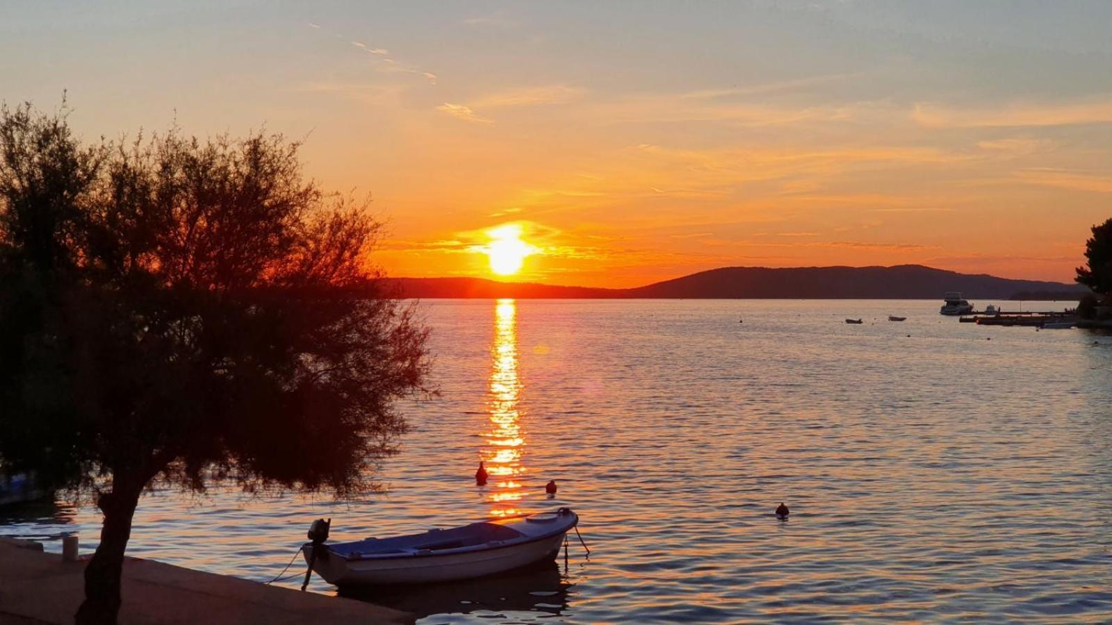 Apartment Jakov With Boat Mooring Zaboric Bagian luar foto