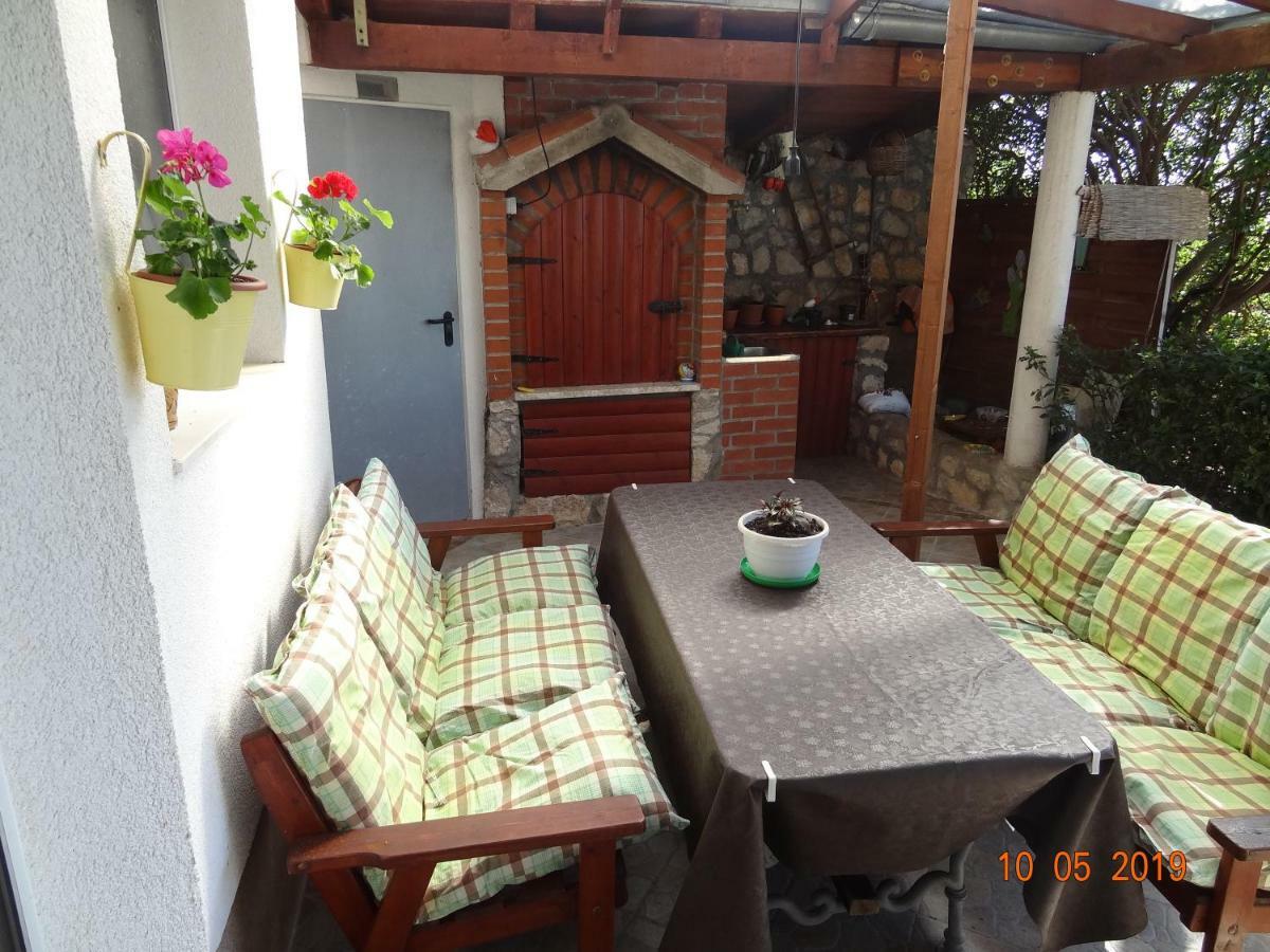 Apartment Jakov With Boat Mooring Zaboric Bagian luar foto