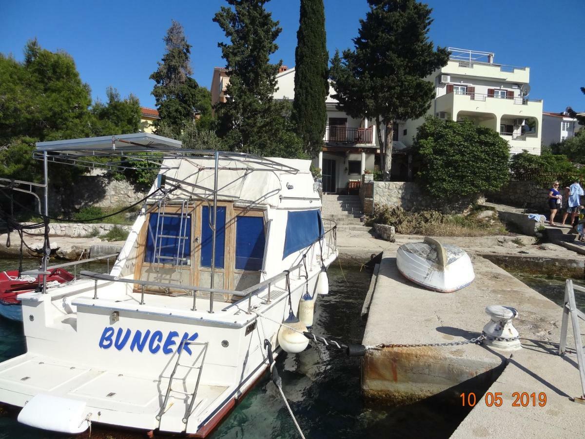 Apartment Jakov With Boat Mooring Zaboric Bagian luar foto