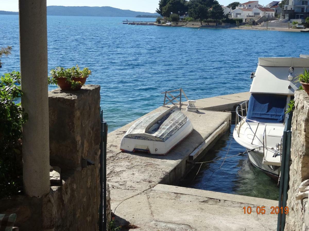 Apartment Jakov With Boat Mooring Zaboric Bagian luar foto