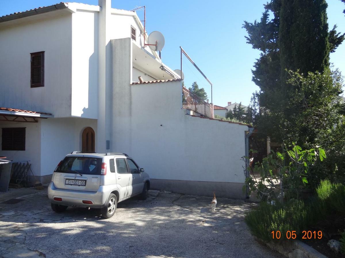 Apartment Jakov With Boat Mooring Zaboric Bagian luar foto